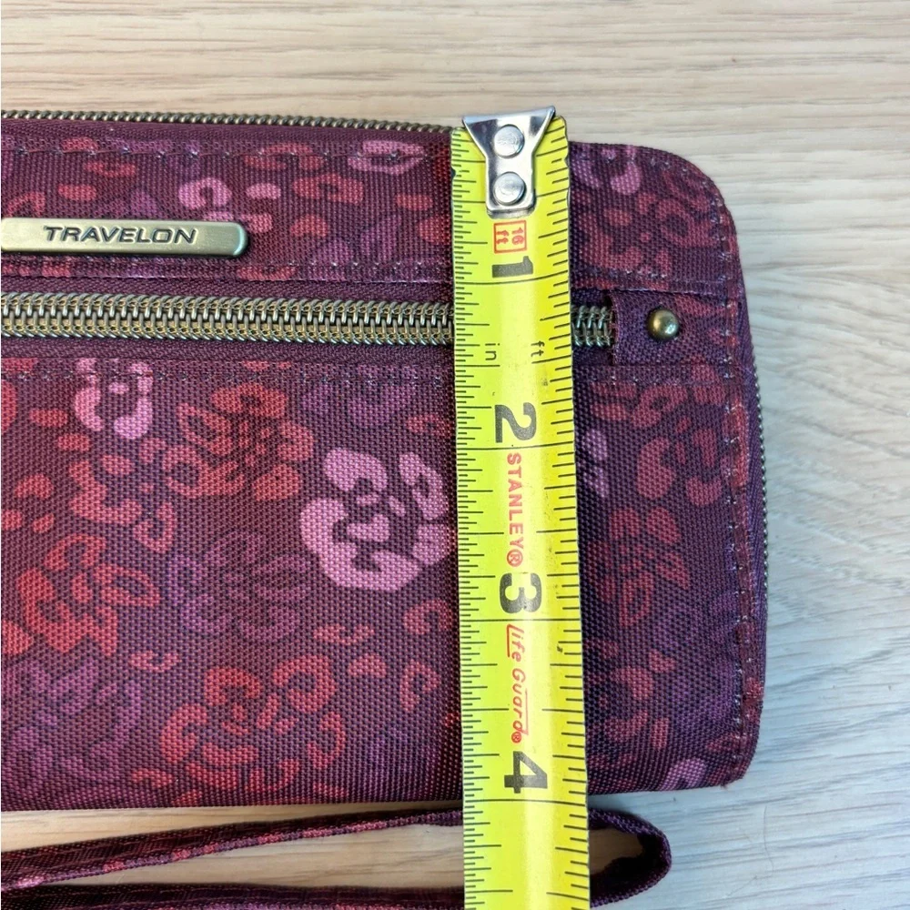 Travelon Zip‎ Around Wristlet Wallet Berry Purple Leopard Floral Print RFID